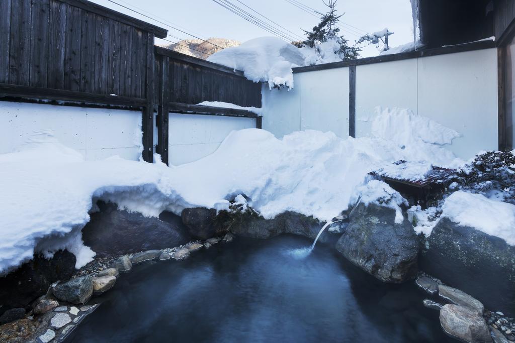 Okada Ryokan Warakutei Takayama  Bagian luar foto