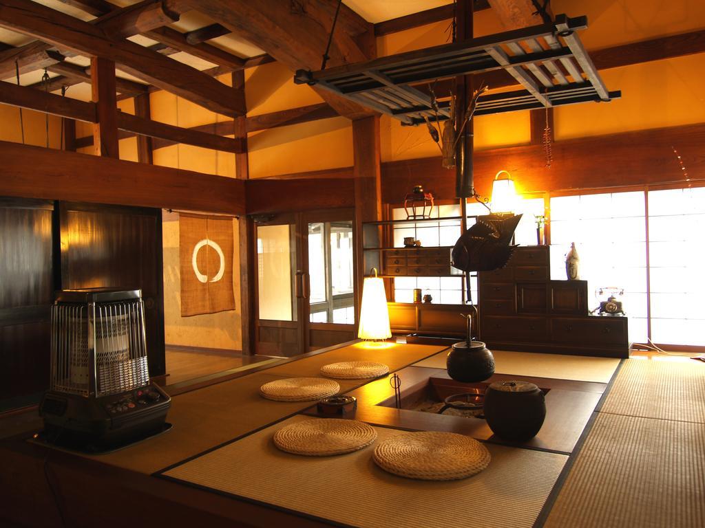 Okada Ryokan Warakutei Takayama  Bagian luar foto