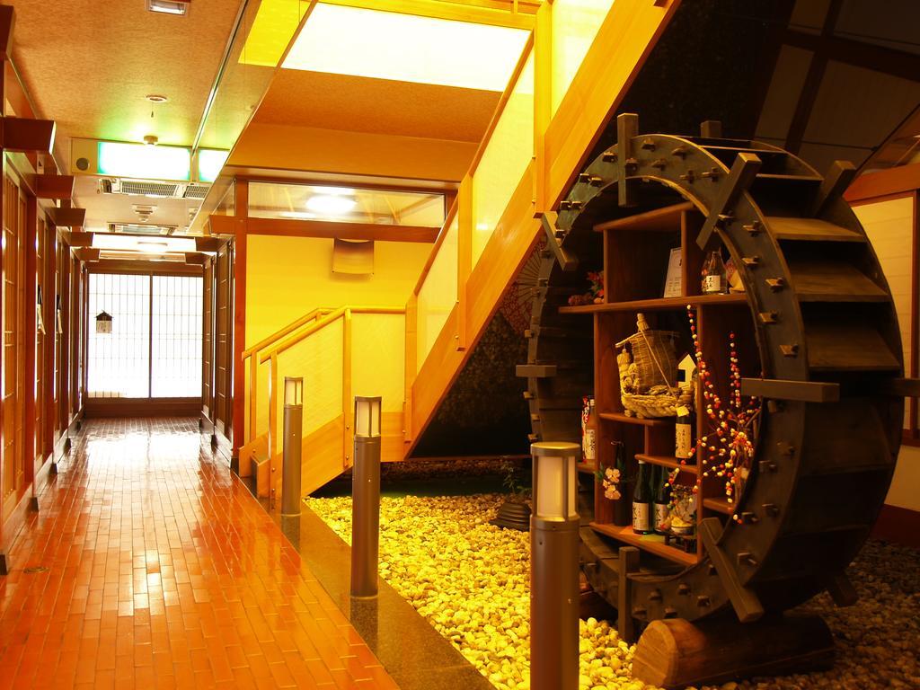 Okada Ryokan Warakutei Takayama  Bagian luar foto