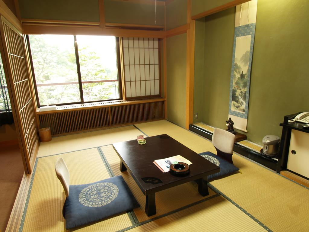 Okada Ryokan Warakutei Takayama  Bagian luar foto