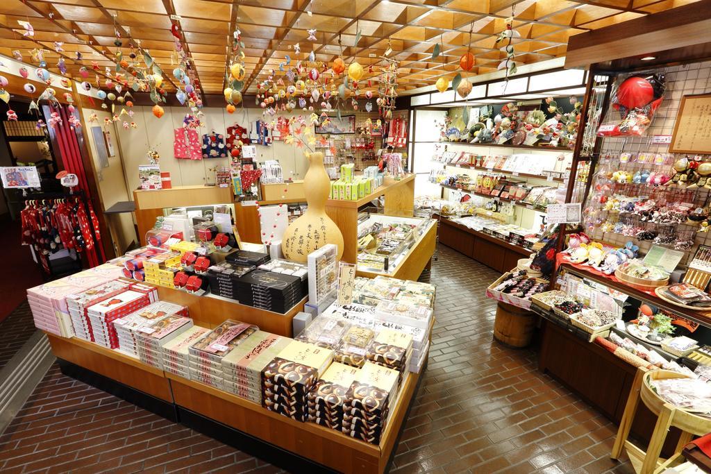 Okada Ryokan Warakutei Takayama  Bagian luar foto