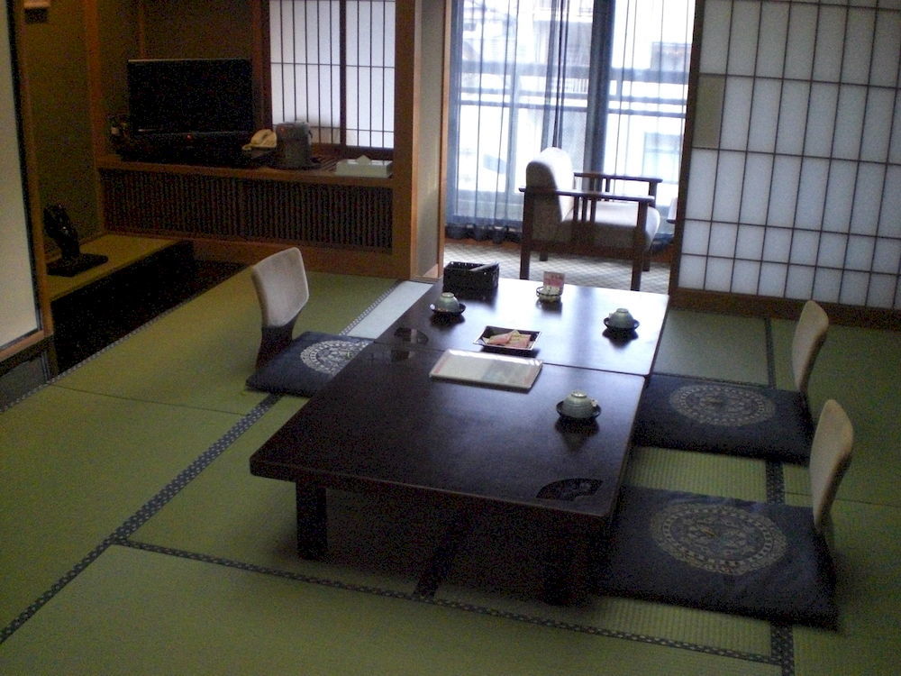 Okada Ryokan Warakutei Takayama  Bagian luar foto