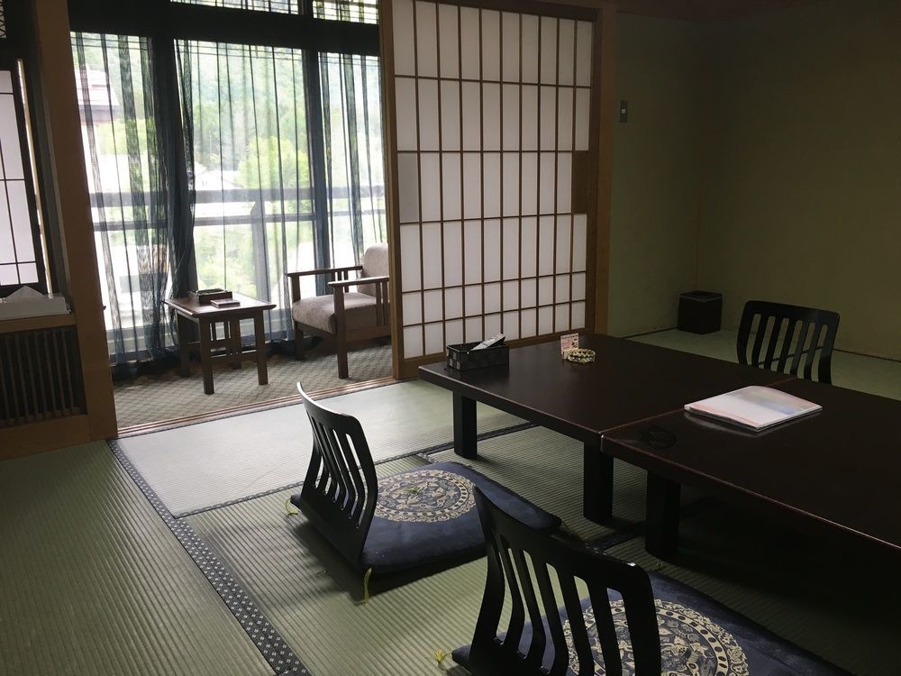 Okada Ryokan Warakutei Takayama  Bagian luar foto
