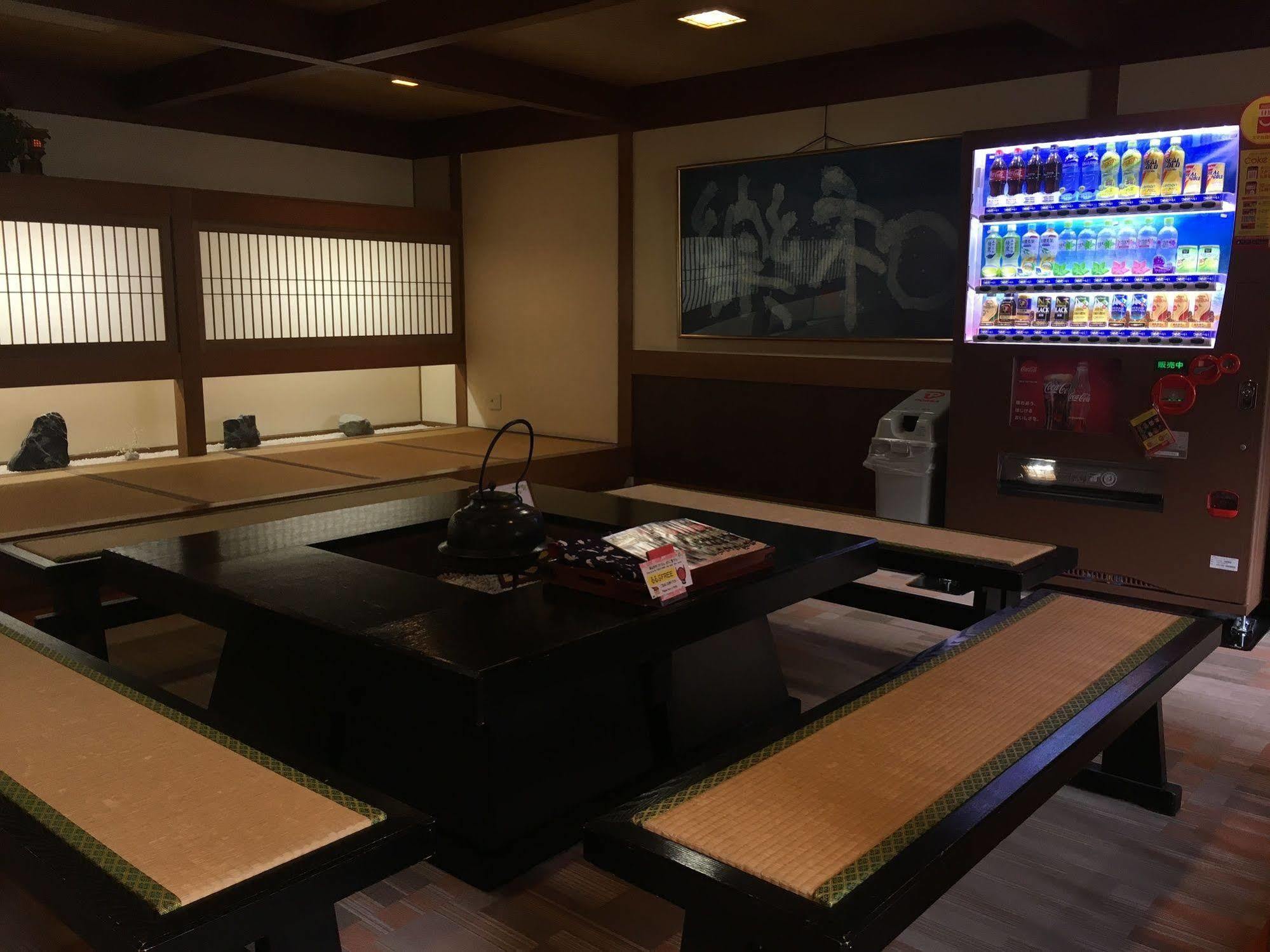 Okada Ryokan Warakutei Takayama  Bagian luar foto