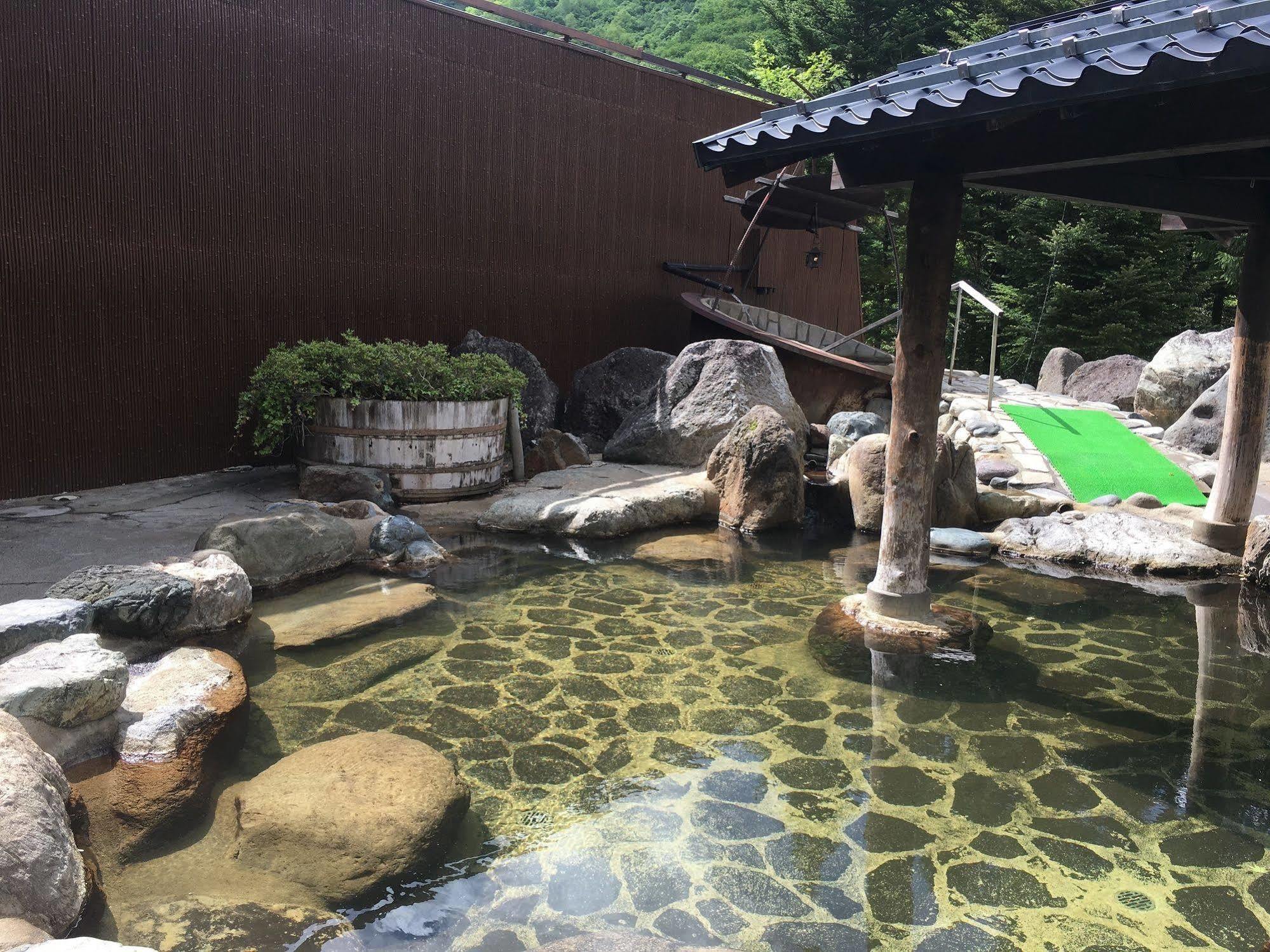 Okada Ryokan Warakutei Takayama  Bagian luar foto