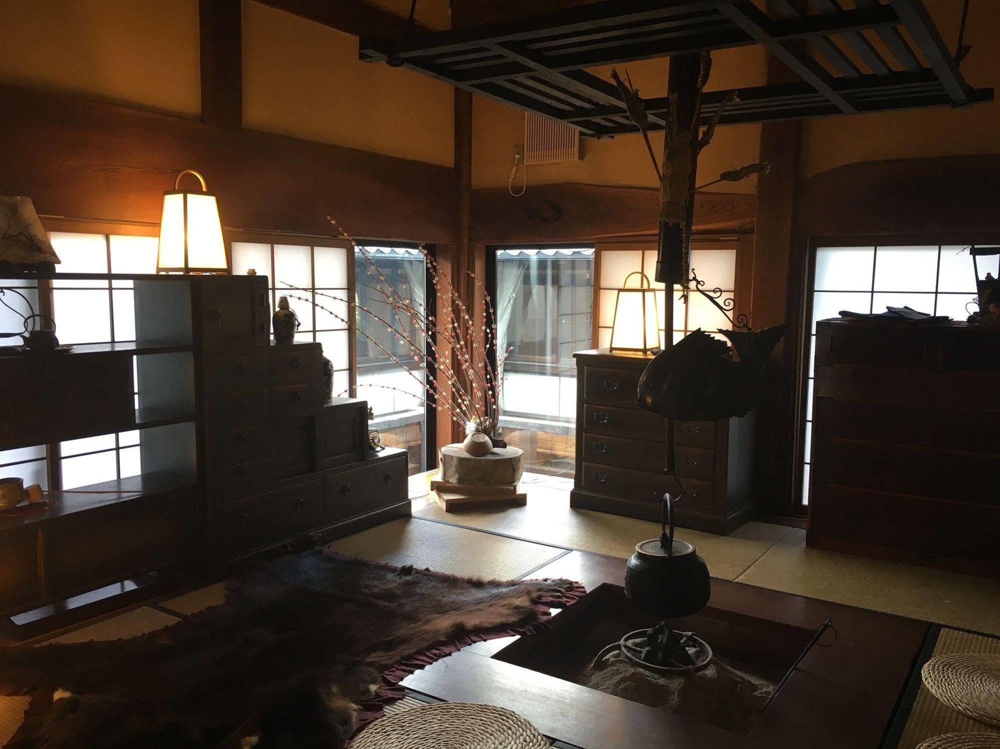 Okada Ryokan Warakutei Takayama  Bagian luar foto