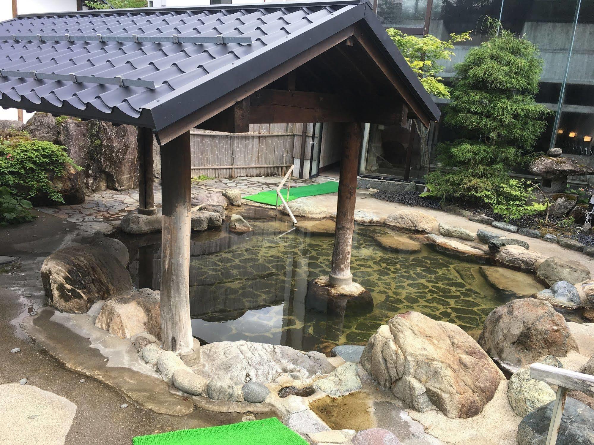 Okada Ryokan Warakutei Takayama  Bagian luar foto