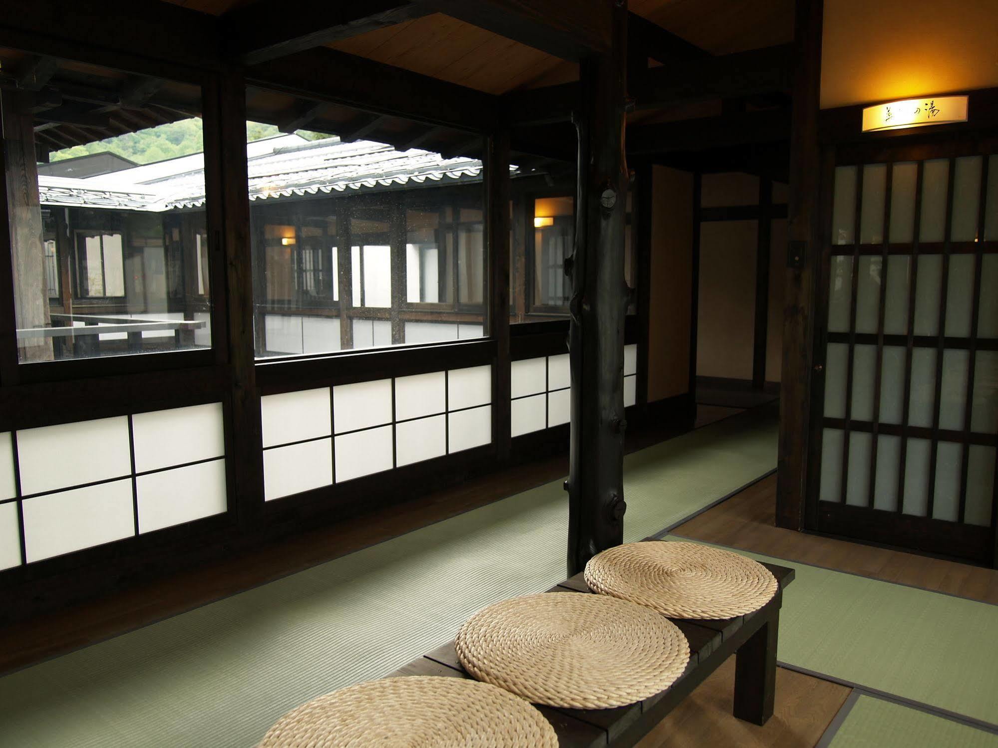 Okada Ryokan Warakutei Takayama  Bagian luar foto