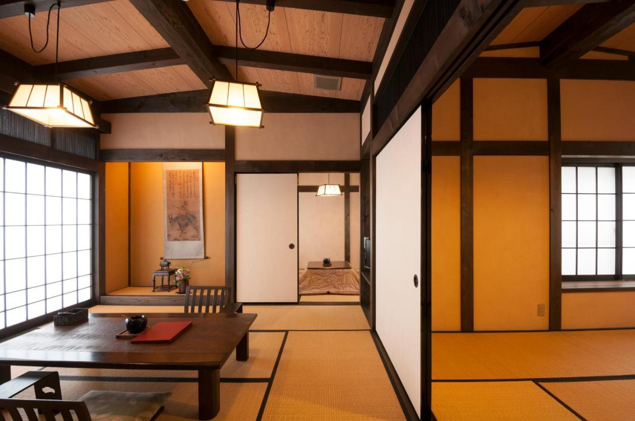 Okada Ryokan Warakutei Takayama  Bagian luar foto