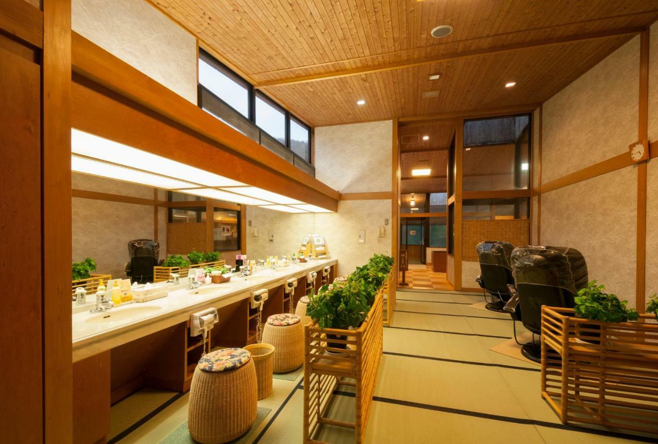 Okada Ryokan Warakutei Takayama  Bagian luar foto
